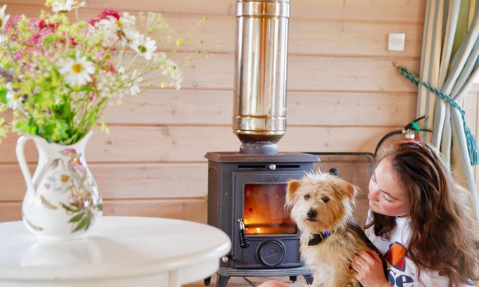 Kirkbean Cottage | Curlew Lodge - a fabulous and very comfortable beachside log chalet with stunning views and woodbur