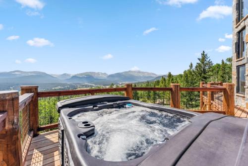 Alma House | Custom 2BR & Loft Home, with Hot Tub & Stunning Views
