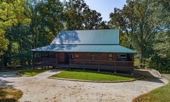 Cadiz House | Custom Built Lakeside Log Home