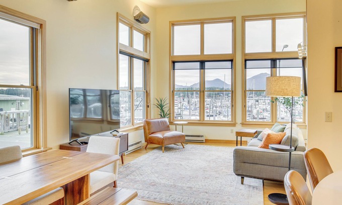 Ketchikan Apartment | Custom Harborside Loft In the Heart of Ketchikan