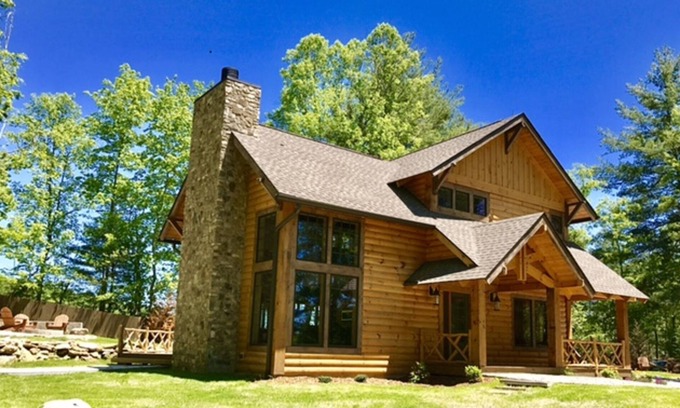 Hendersonville Cabin | CUSTOM LOG HOME WITH FIREPLACE, FIRE-PIT AND HOT TUB