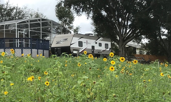 Clermont House | Cute and cozy RV on the farm