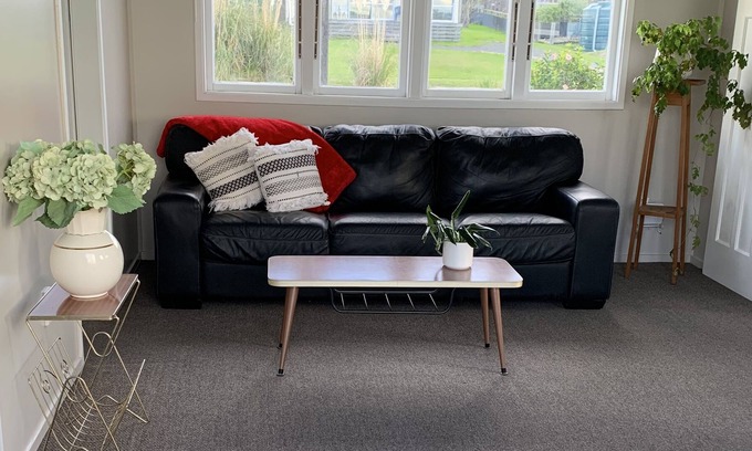 Te Kopuru Cottage | Cute Cottage Overlooking the Northern Wairoa River. Uninterrupted Views