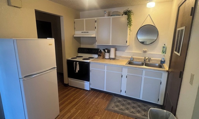 North Park Apartment | Cute fully furnished one bedroom apartment