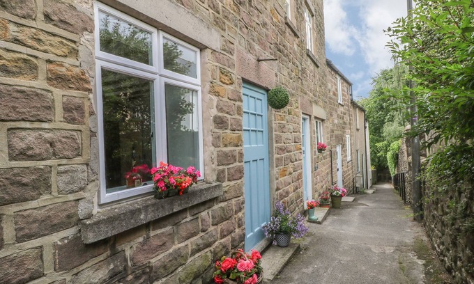 Wirksworth Cottage | CUTLERS COTTAGE, pet friendly, country holiday cottage in Wirksworth