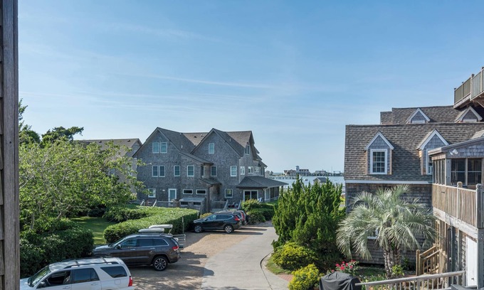 Ocracoke Villa | CV8B: Crow's Nest 8 - 2nd floor studio with a balcony!