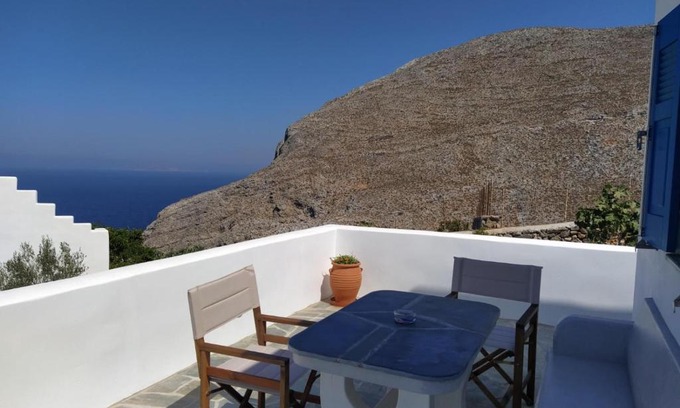 Tholaria House | Cycladic houses in rural surrounding