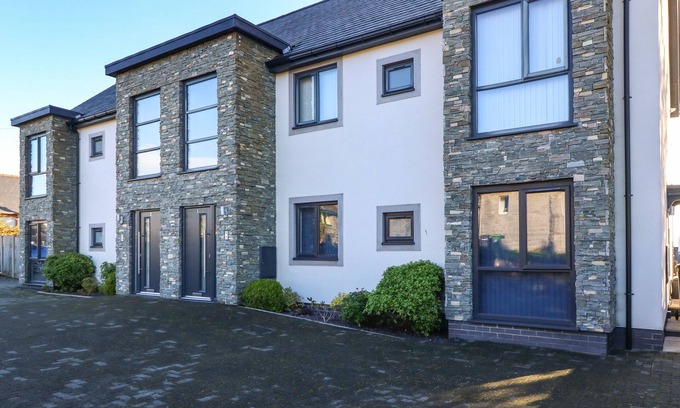Tyn-y-Gongl Cottage | CYSGOD Y CAPEL, family friendly, country holiday cottage in Benllech