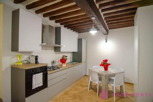 Oltretorrente Apartment | D'Azeglio 48