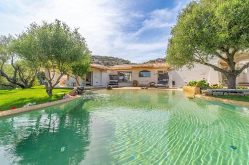 Porto San Paolo Villa | D&v Luxury Home - By Searly