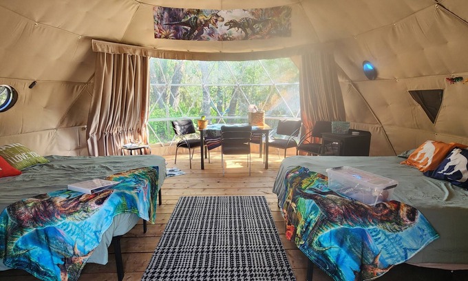 Rosedale Cabin | #D2 Dino Dome-2 Dbl Beds- Pet friendly