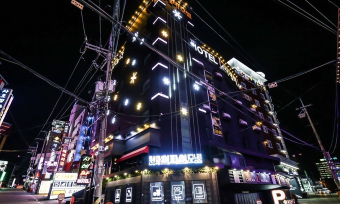 Dong-gu Hotel | Daejeon Yongjeon Cinema