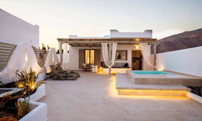 Perivolos Villa | "Dafnes Villa 2" Private Hydromassage