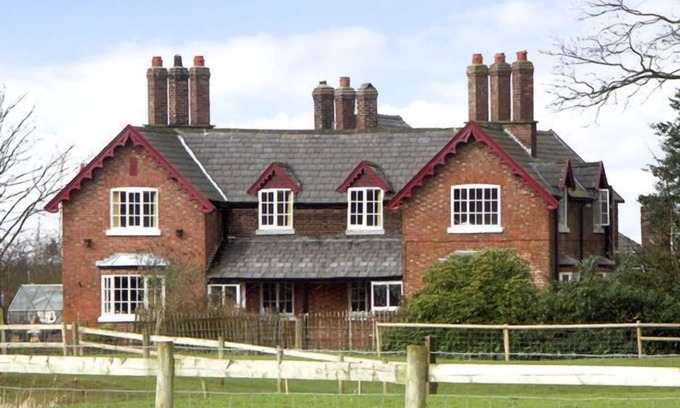 Knutsford Apartment | DAIRY APARTMENT 2, character holiday cottage in Tatton Park