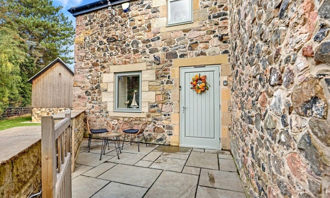 Belford House | Dairy Cottage @Budle Barns - North East Escapes