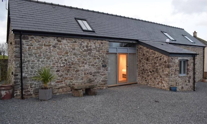 Govilon House | Dairy in the Black Mountains