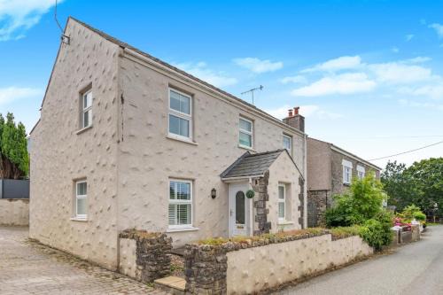 St. Florence House | Daisy Cottage - St Florence