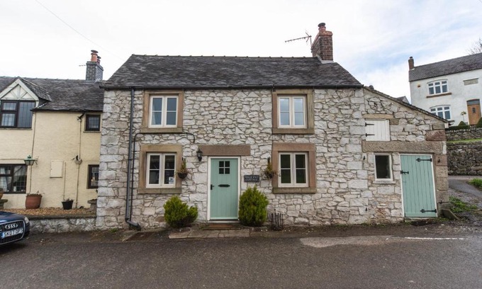 Carsington House | Dale End Cottage, Brassington