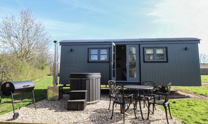 Ashby cum Fenby Cottage | DANDELION, family friendly, country holiday cottage in Waltham