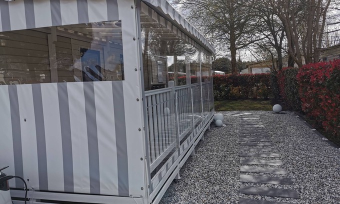 Gastes House | Dans un cadre magnifique, au bord du lac de Biscarosse, dans la forêt Landaise