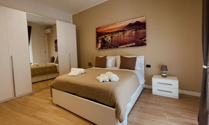 Montecalvario Apartment | Dante's Suite Naples