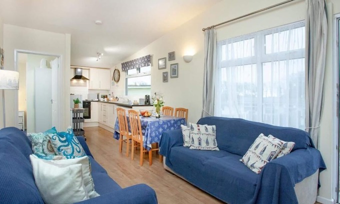 Dartmouth Ski Chalet | Dartmouth Devon - Norton Park 2 bedrooms detached chalet - 2 bathrooms & parking