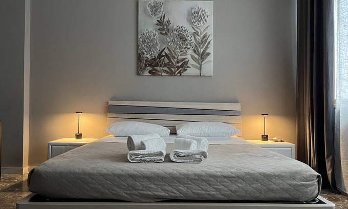 Brindisi Apartment | Davis Apartment