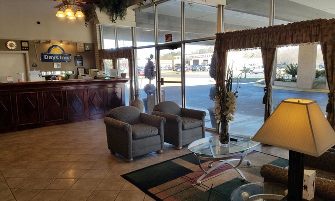 Leesville Hotel | Days Inn by Wyndham Leesville