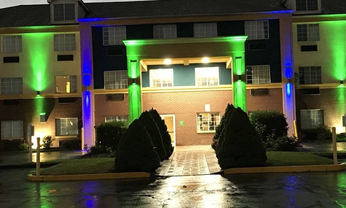 Norton Hotel | Days Inn by Wyndham Norton