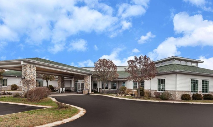 Pentwater Hotel | Days Inn by Wyndham Pentwater