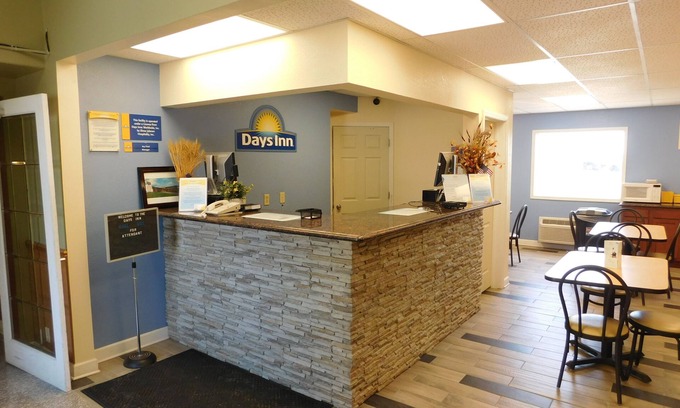 West Branch Hotel | Days Inn by Wyndham West Branch Iowa City Area