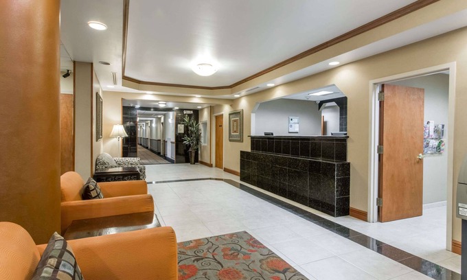 Fort Pierce Hotel | Days Inn & Suites by Wyndham Fort Pierce I-95