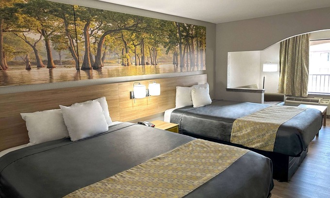 Opelousas Hotel | Days Inn & Suites by Wyndham Opelousas