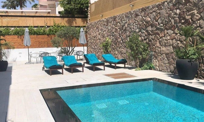 Eilat Villa | Dazzling Villa Built in Contemporary Style