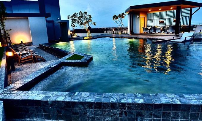 Nong Bon Hotel | De Botan Srinakarin Hotel & Residence