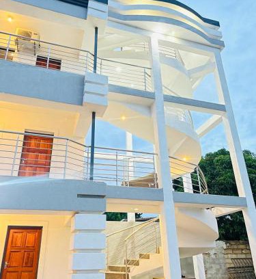 Tonga Bed & Breakfast | De Mose Family Lodge