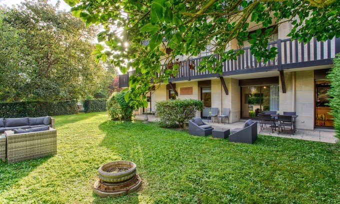 Tourgeville Apartment | Deauville Lovely Flat with Private Garden