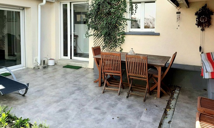 Bacalan House | Decibel House and Wall-E