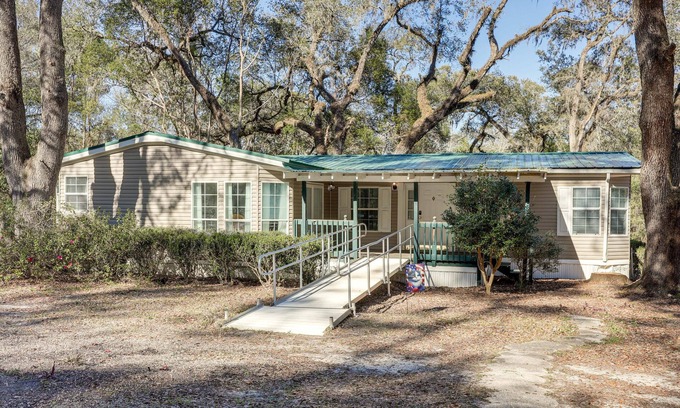 Boys Ranch House | Deck + Forest Views: Peaceful McAlpin Escape