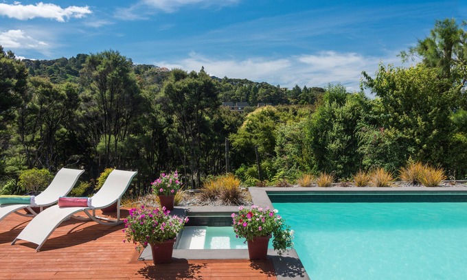 Paihia Bed & Breakfast | Decks of Paihia