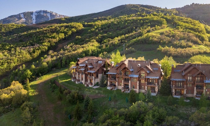 Deer Valley House | Deer Crest 10507 - Luxury Smart Home with Spa Amenities & Views - Ski in Ski Out