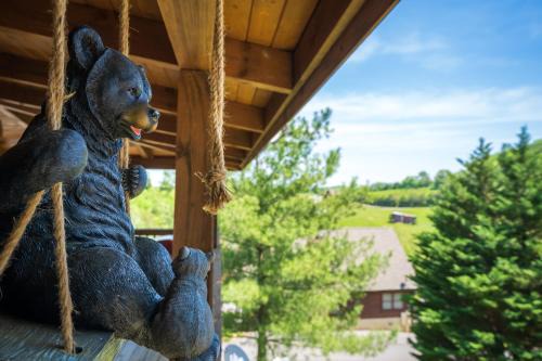 Sevierville House | Deer Run, Free Attraction Tickets, Hot Tub, WIFI, Resort Playground, Near Dollywood!