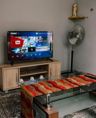 Germiston House | Delightful 1 Bedroom Flat in Germiston with WI-FI