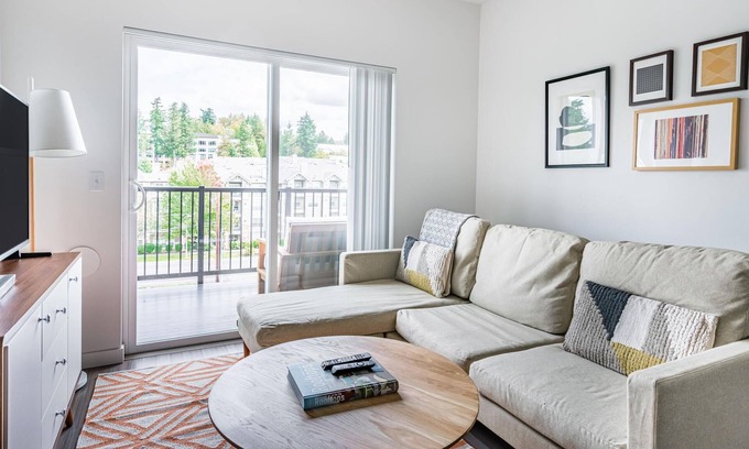 Redmond Apartment | Delightful 1BR in Redmond, Gym + Pet-Friendly