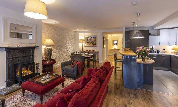 Grand Canal Dock Apartment | Delightful 2 Bedroom Apartment 10min walk from St Stephen's Green