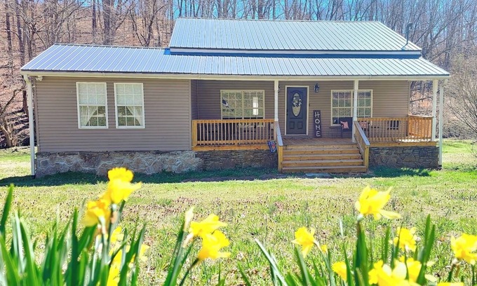 Santa Fe House | Delightful 3 bedroom farmhouse in the beautiful Santa Fe countryside!