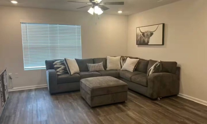 Crestview House | Delightful 4-bedroom house with AC in Crestview