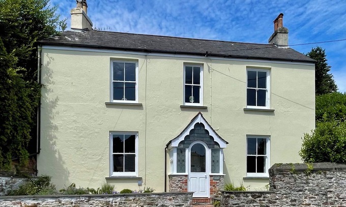 Millbrook Cottage | Delightful, Dog-Friendly Cottage in Millbrook, Cornwall near the coast