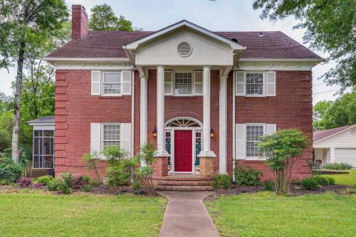 Delight House | Delightful Retreat with Fireplace and Large Yard!