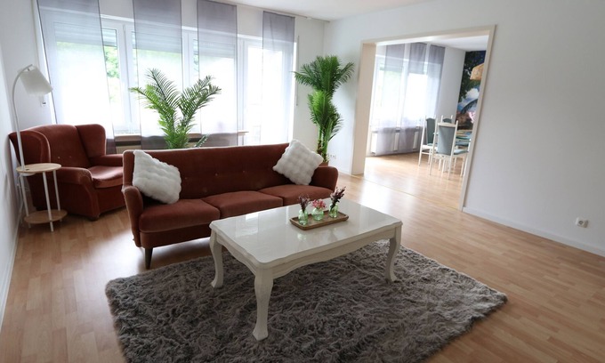 Waag Apartment | Delightful spacious apartment with WiFi in Schöllkrippen